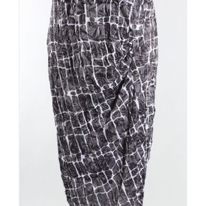 Shana – Black, Grey and White Midi-Shin Abstract Ruched Skirt (Size XL)